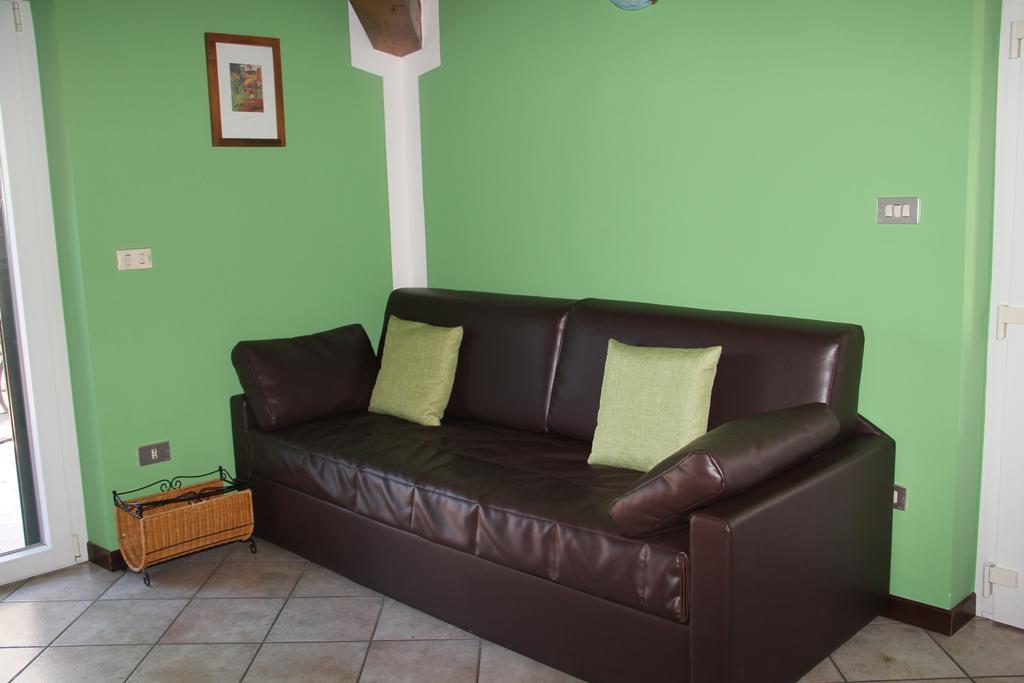 Veranda Beach Apartment Pianello Del Lario Room photo