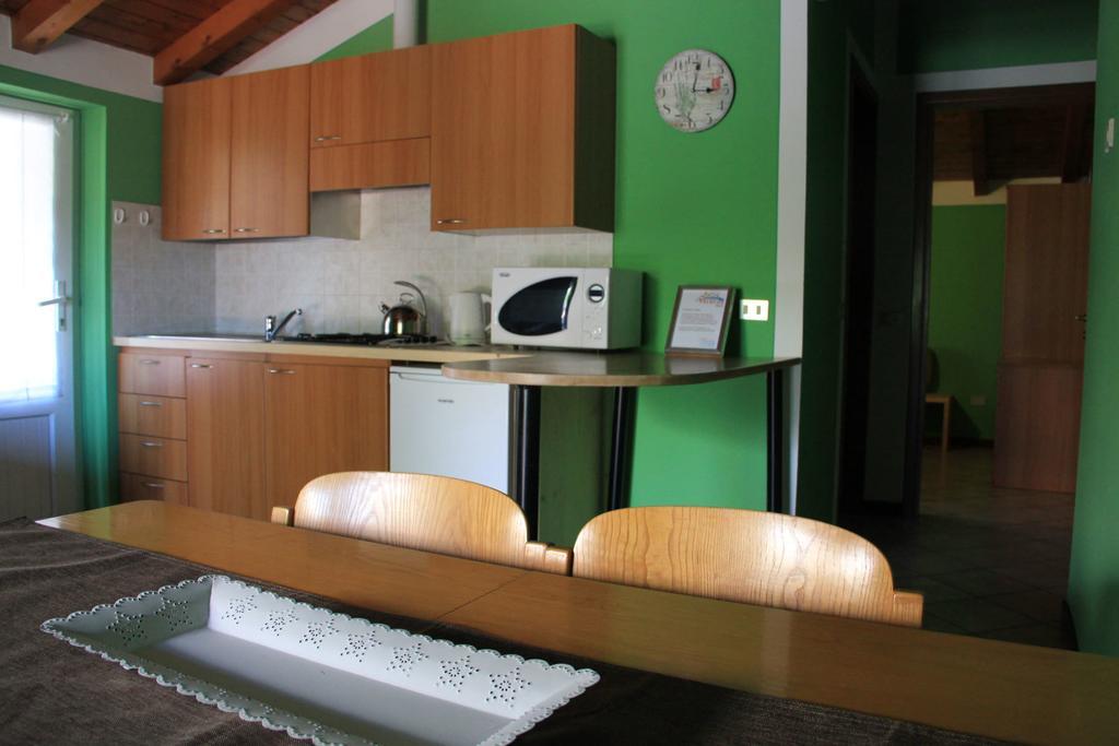 Veranda Beach Apartment Pianello Del Lario Room photo